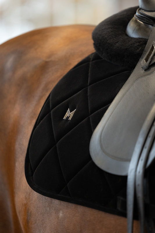 Maximilian Equestrian Velvet mantilla de doma (Black) para equitación - vista 2