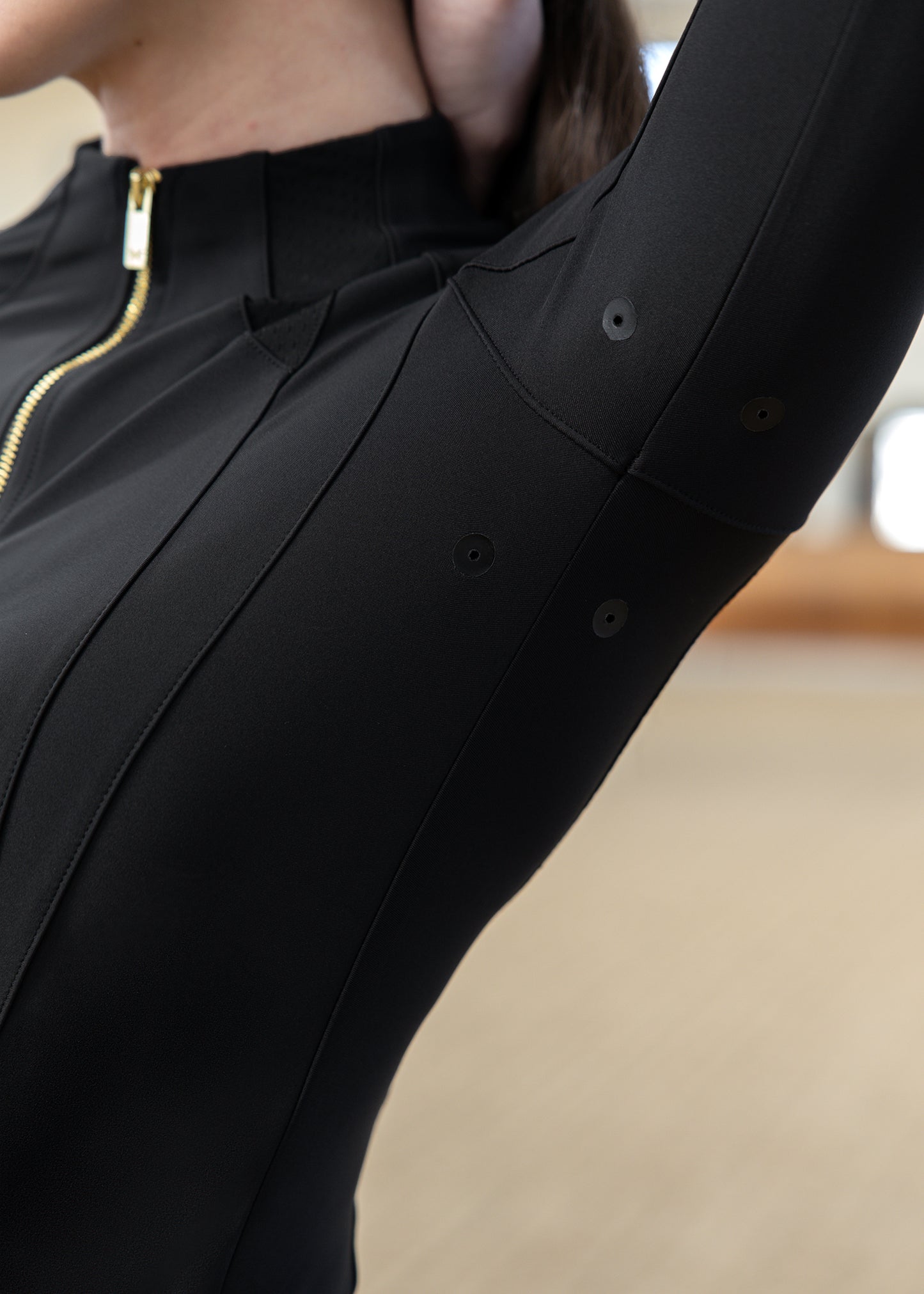 Base Layer Frame Manga Larga Maximilian Negro