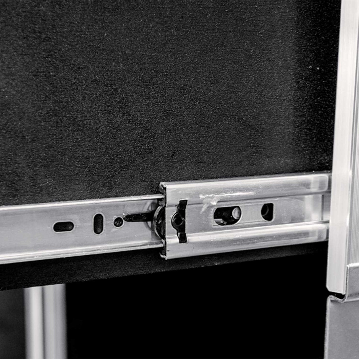 Armario porta monturas de aluminio 60x65x124 Equestro