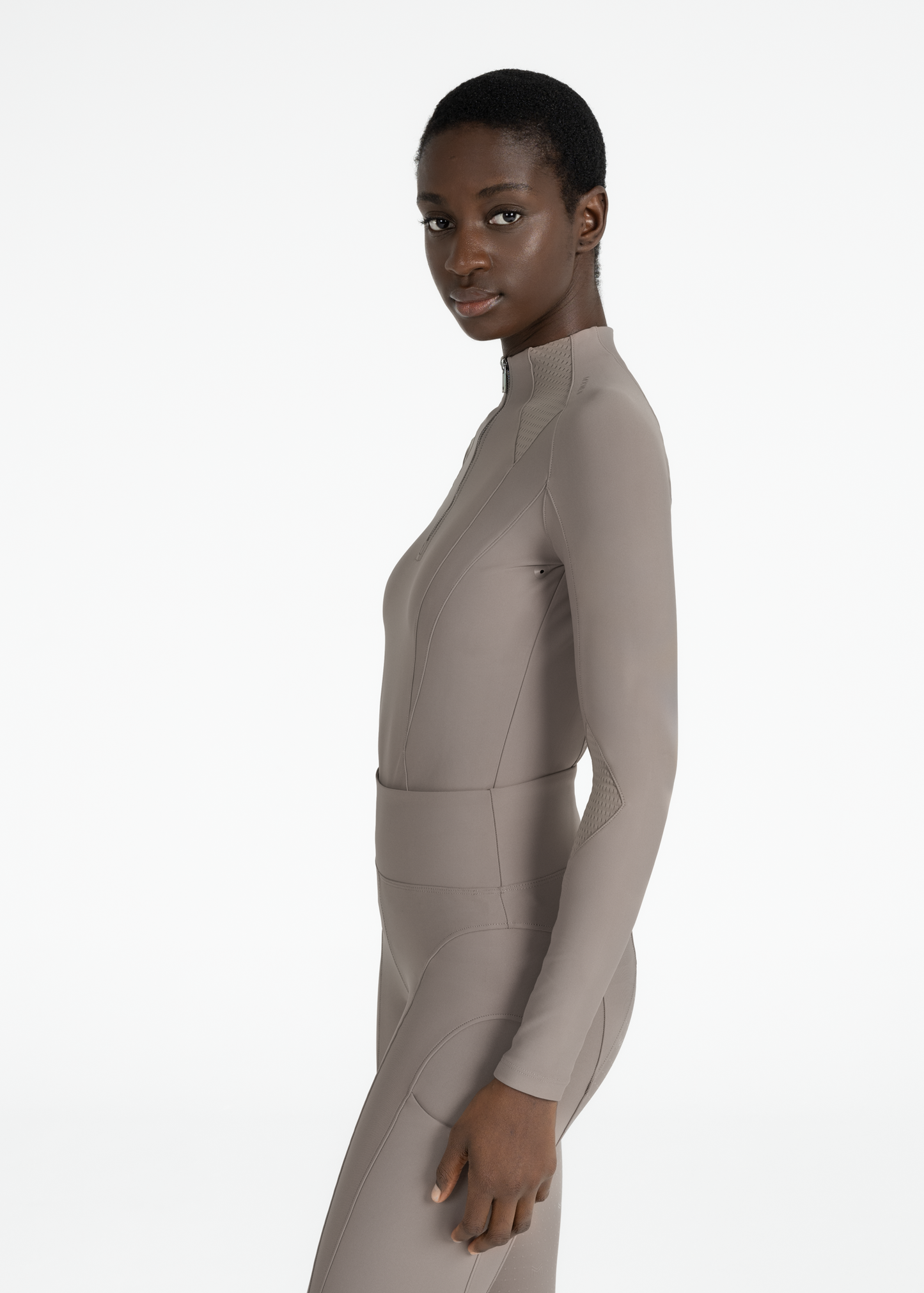 Base Layer Frame Manga Larga Maximilian Taupe