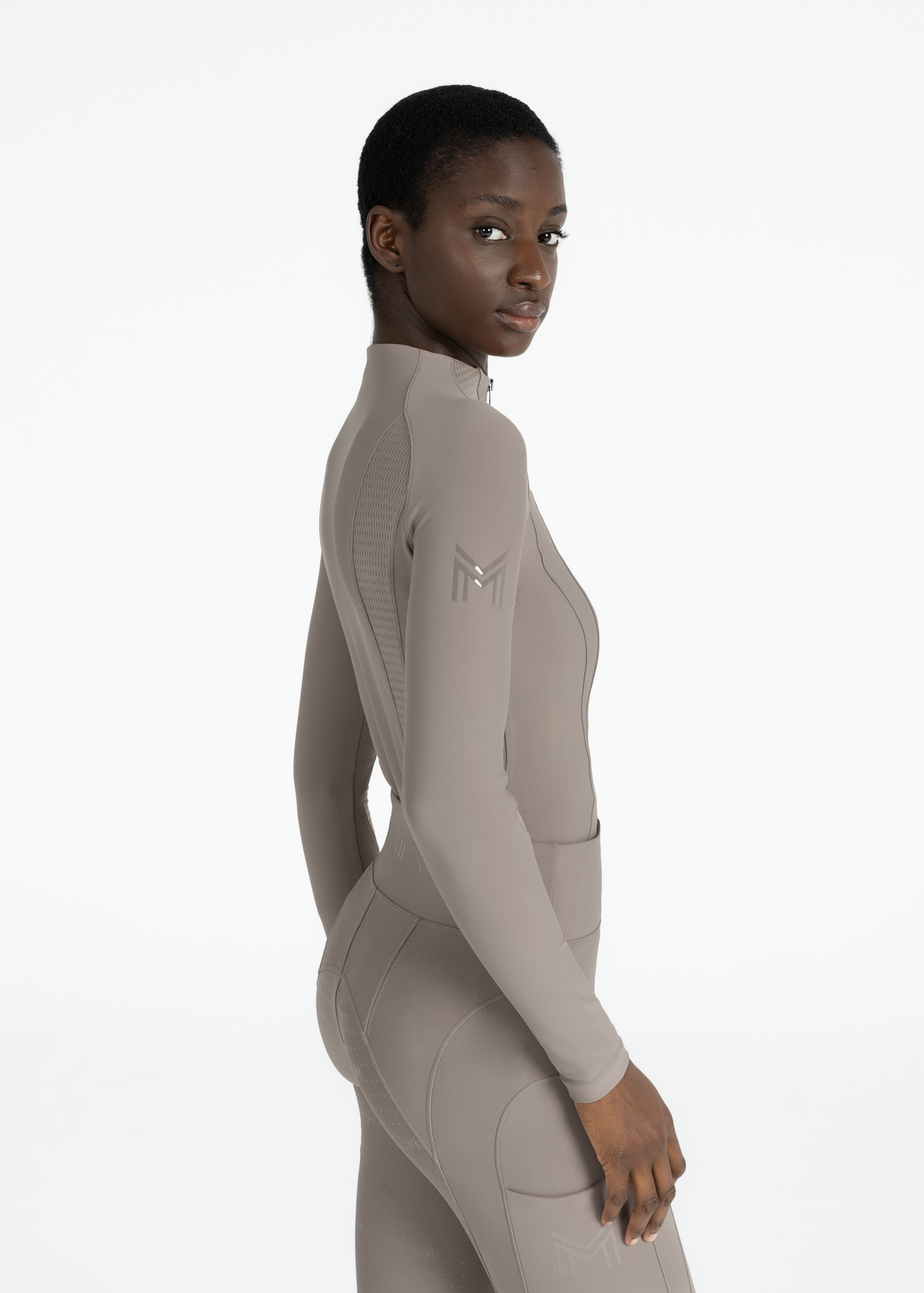 Base Layer Frame Manga Larga Maximilian Taupe