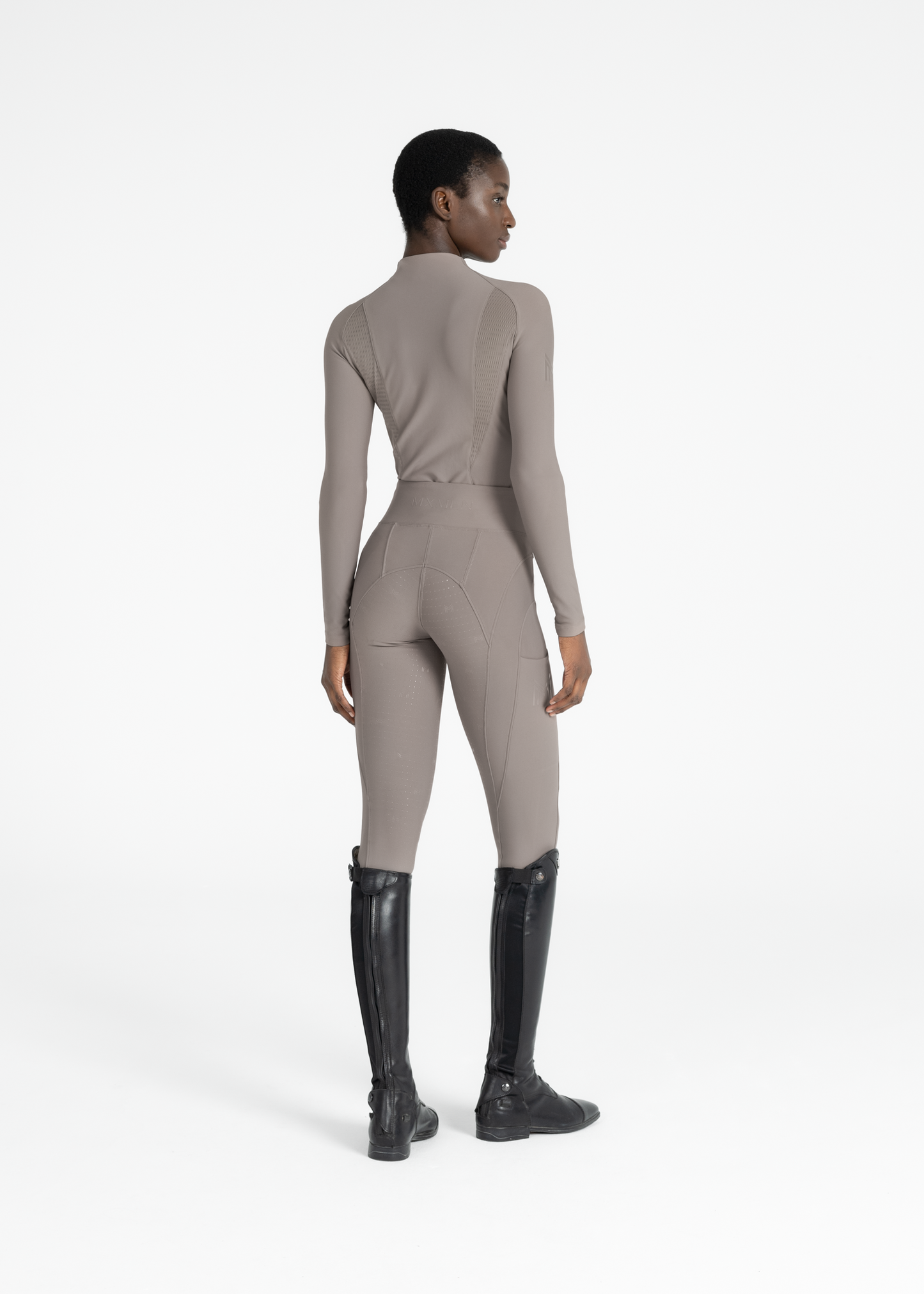 Base Layer Frame Manga Larga Maximilian Taupe