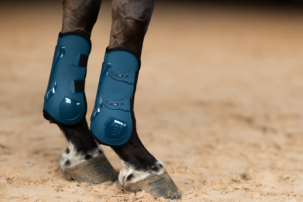 Calzado ecuestre Equestrian Stockholm Anatomic Tendon Boots Blue Meadow detalle 5