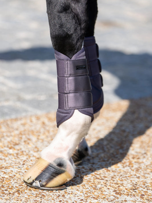 Protectores Doma Mesh Dark Violet Equestrian Stockholm - vista 2