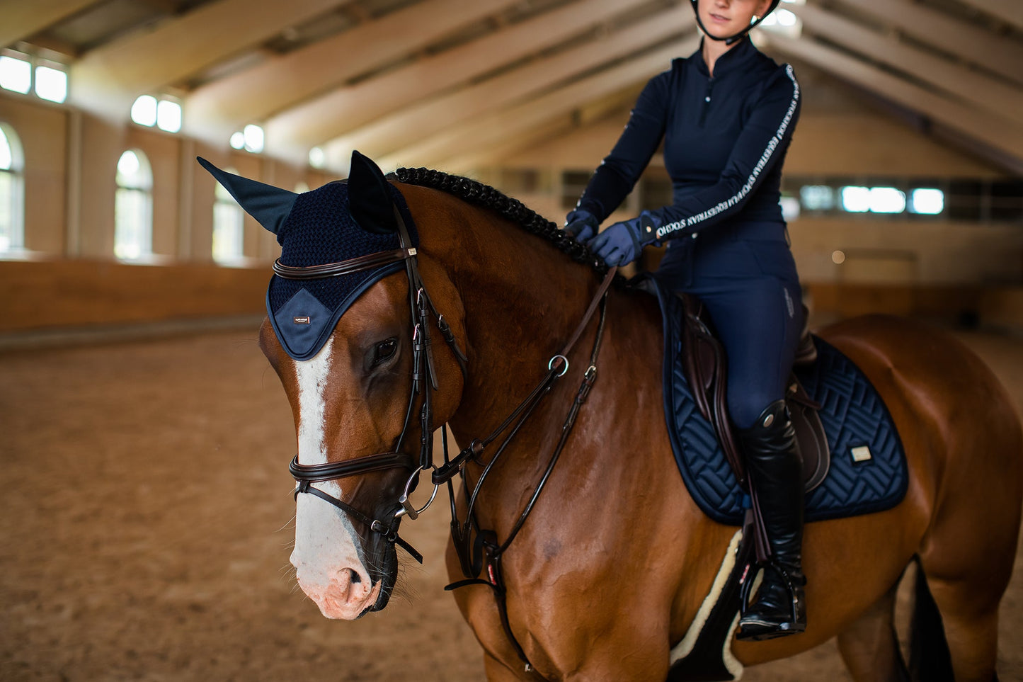Jump Saddle Pad Modern Equestrian Stockholm Jump Saddle Pad Modern Tech Navy detalle 5