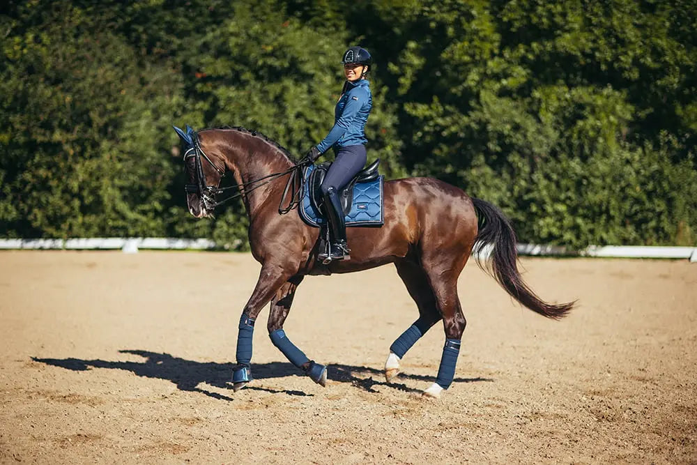 Mantilla de Doma Monaco Blue Equestrian Stockholm-Rincón del Valle