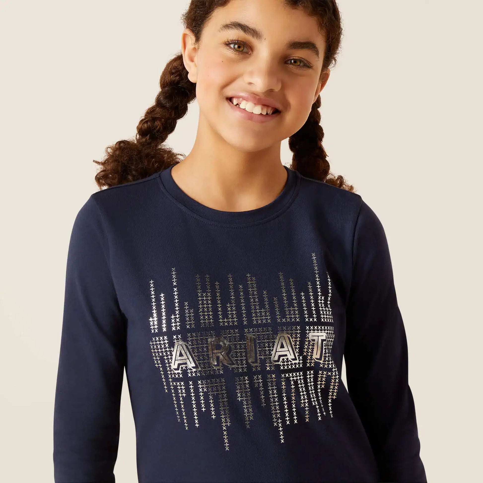 Niña con Camiseta Ariat Glitz