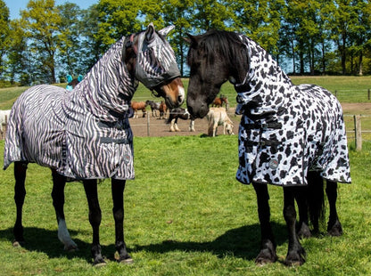 Manta para caballo HKM Fly Rug Combo Cow detalle 3