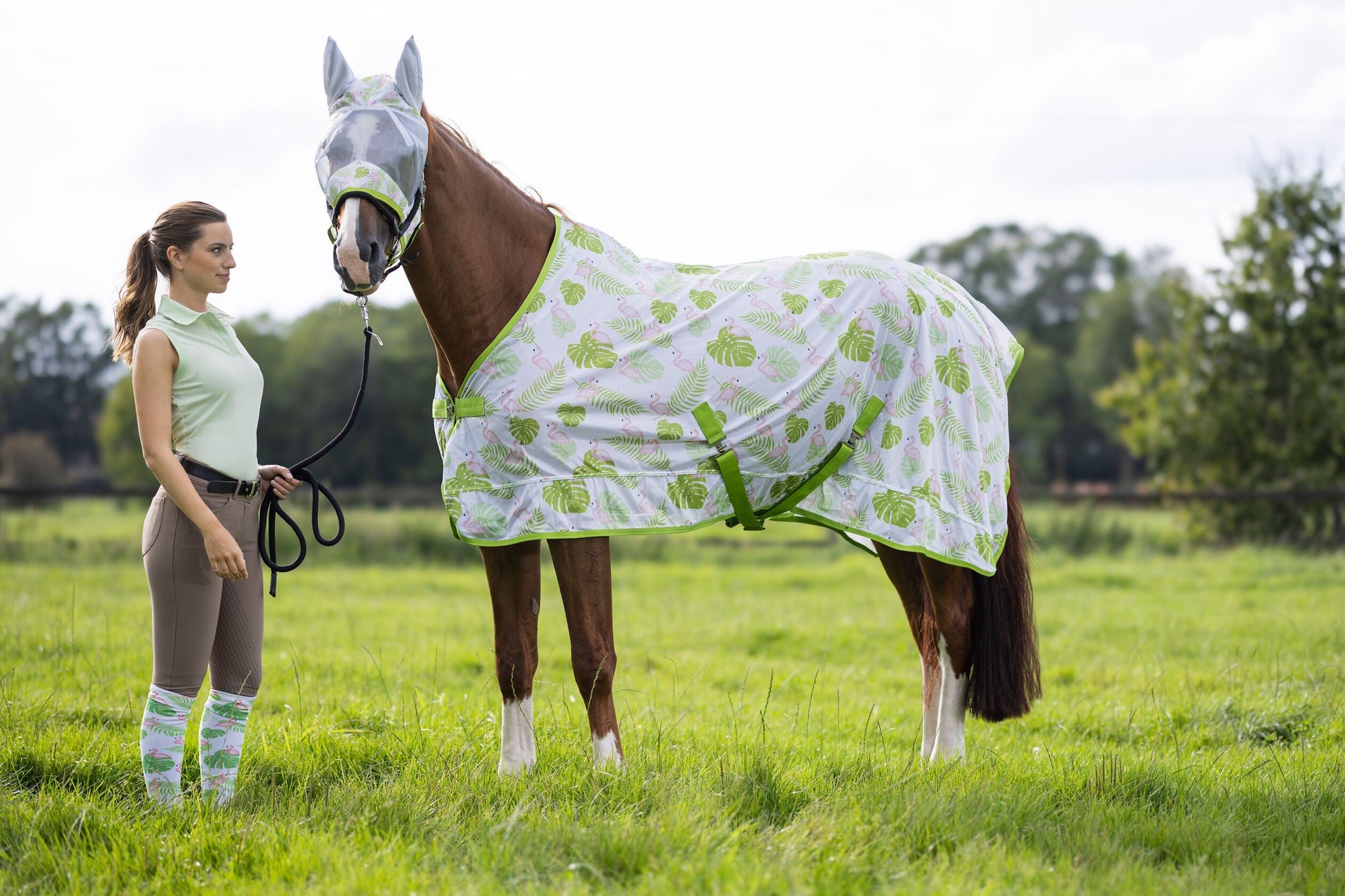 Manta para caballo HKM Fly Rug Flamingo detalle 3