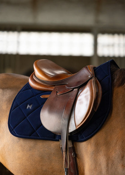 Producto ecuestre Maximilian Equestrian Velvet Jumping Saddle Pad (Sapphire) detalle 2