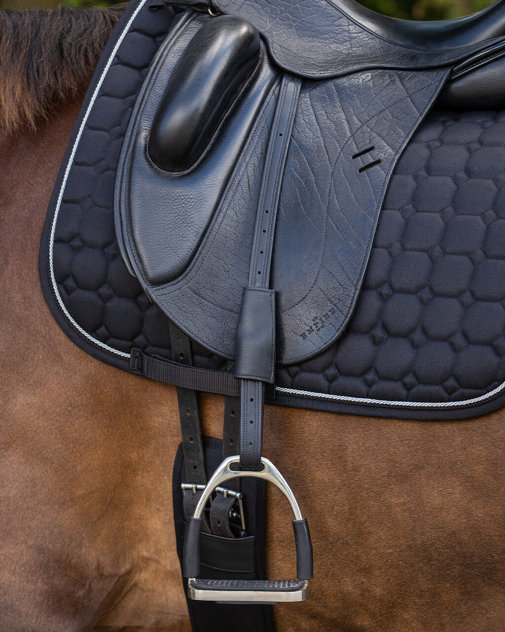 Estribo Stirrup cuero mono QHP para equitación - vista 5