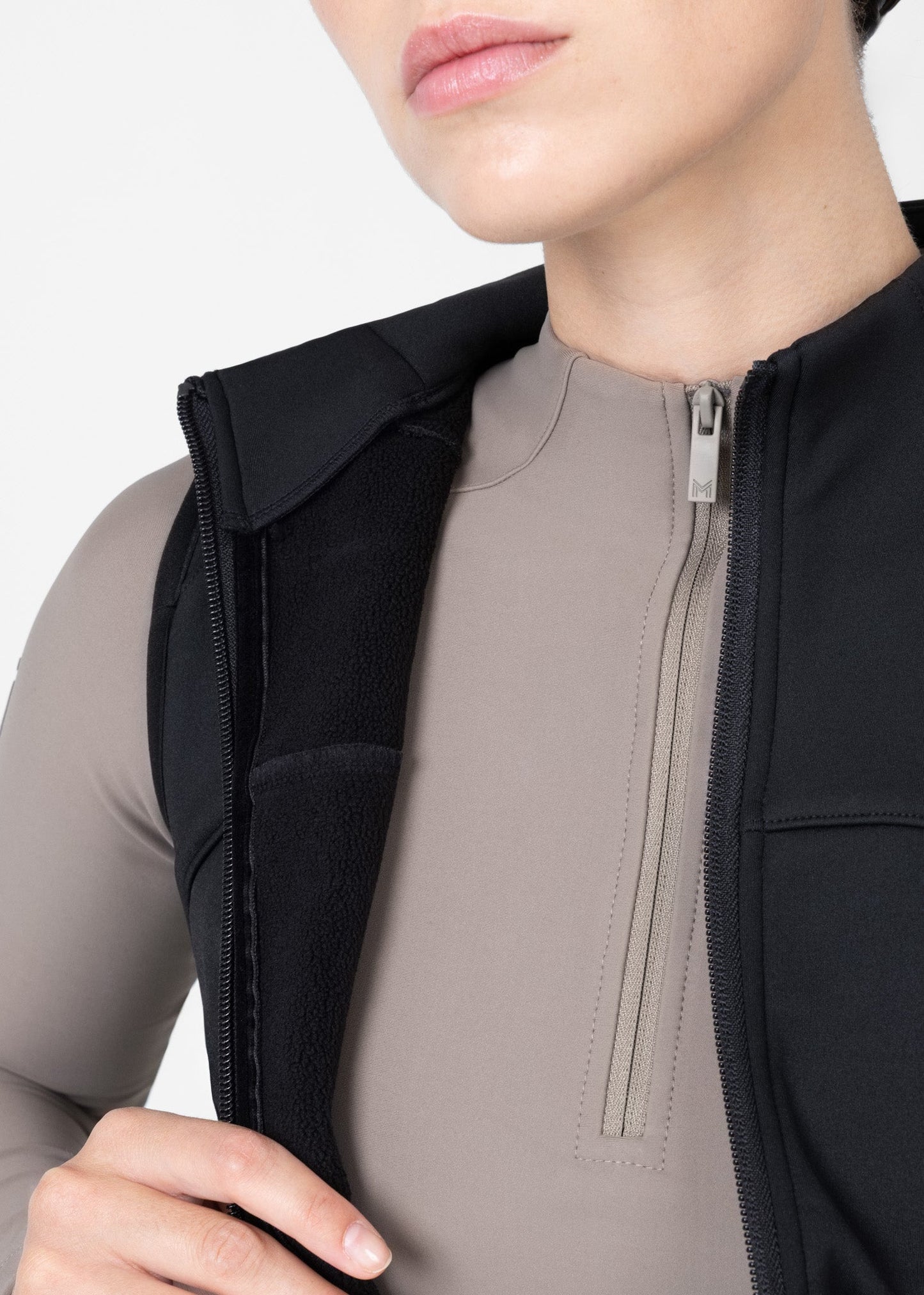 Camiseta técnica Maximilian Equestrian Fit Technical Vest (Black) detalle 7