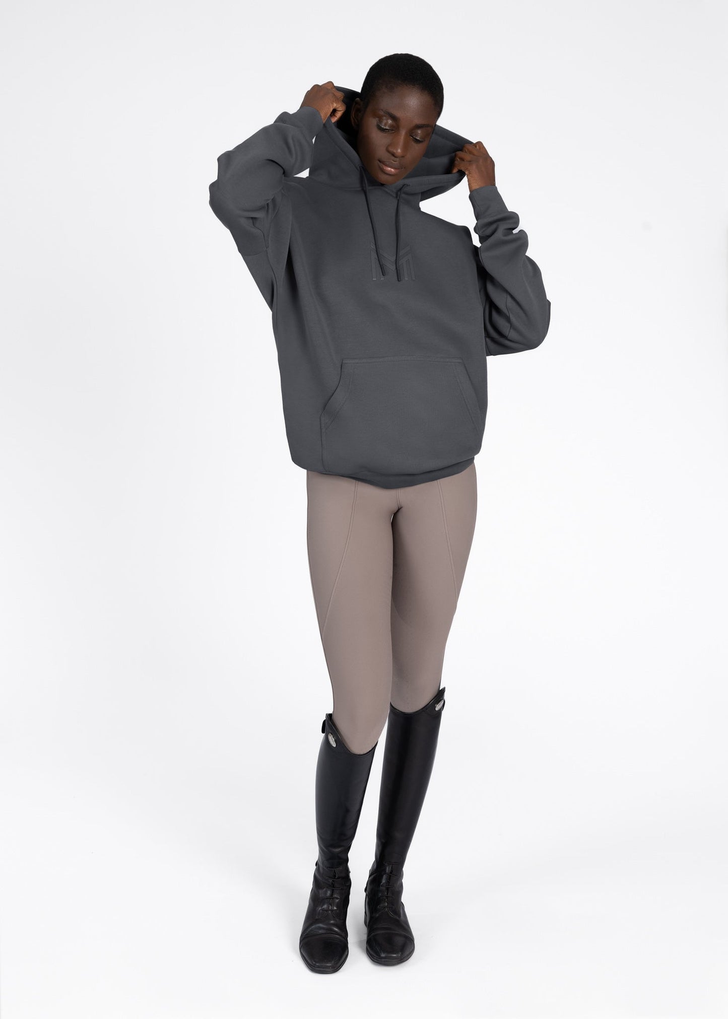 Producto ecuestre Maximilian Equestrian Women Icon Oversized Hoodie (Graphite) detalle 6
