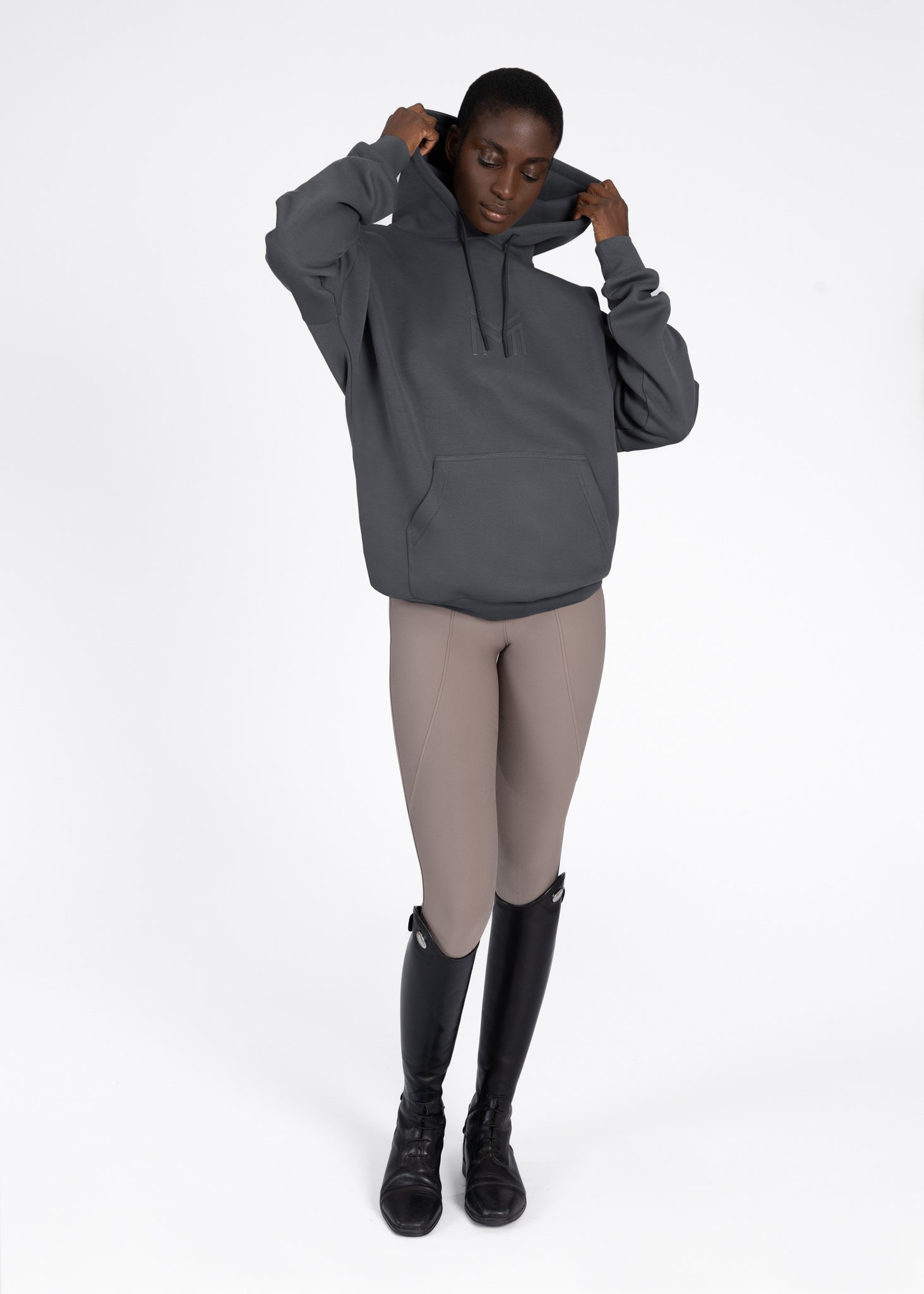 Producto ecuestre Maximilian Equestrian Women Icon Oversized Hoodie (Graphite) detalle 6