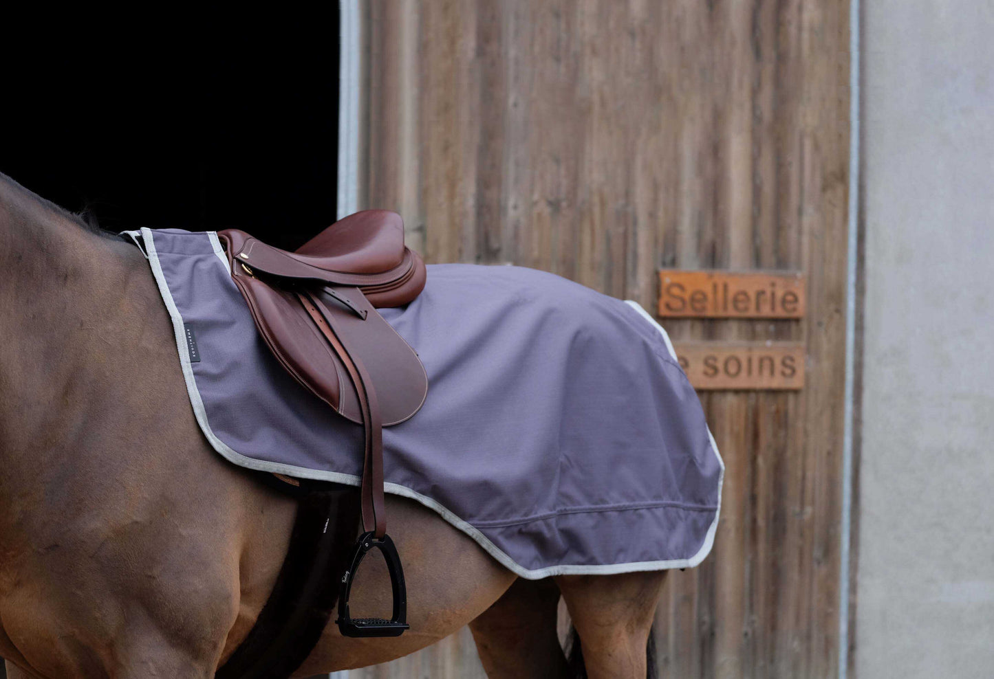 Manta Riñonera EQUITHÈME TYREX 1200D