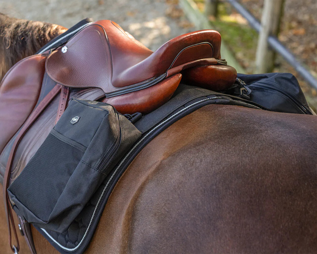 Saddle bag QHP para equitación - vista 4