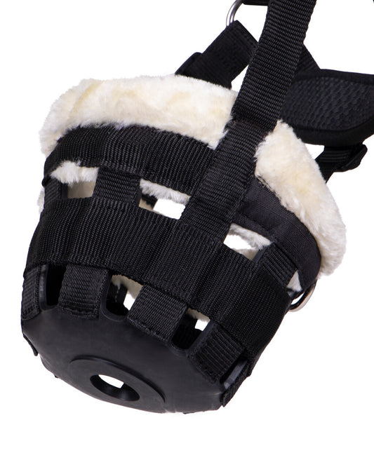 Bozal de pasto Grazemuzzle con fur QHP para equitación