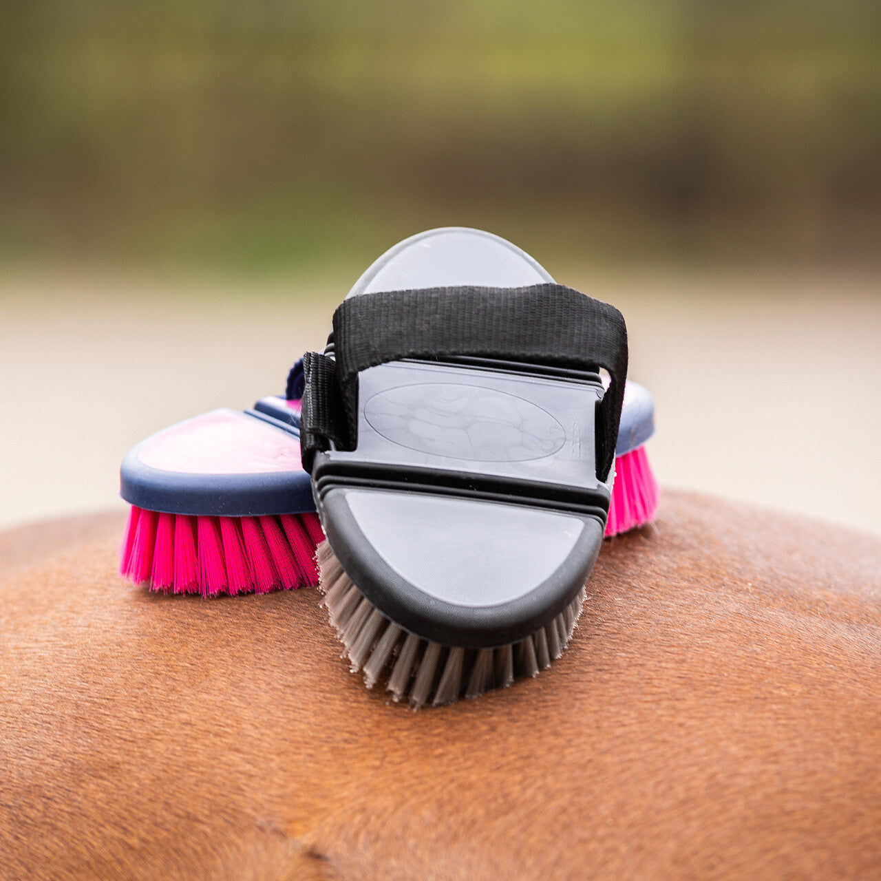 Cepillo Body brush flexible QHP para equitación - vista 21