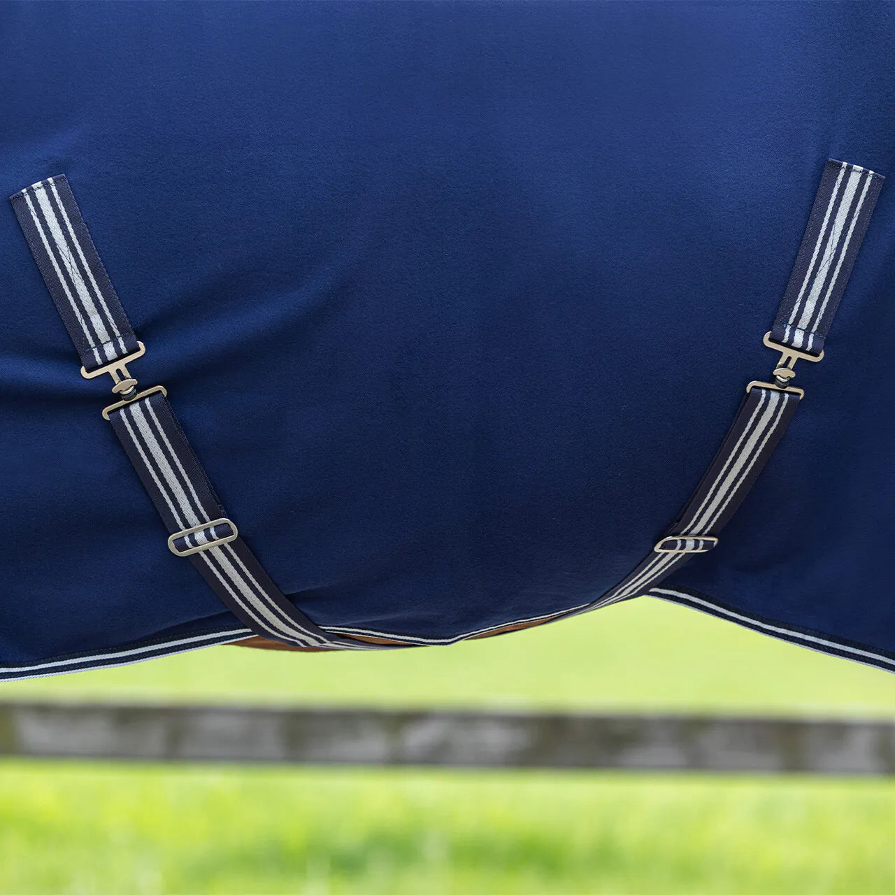 Mantas exteriores forro polar rug basic con correas cruzadas QHP para equitación - vista 6