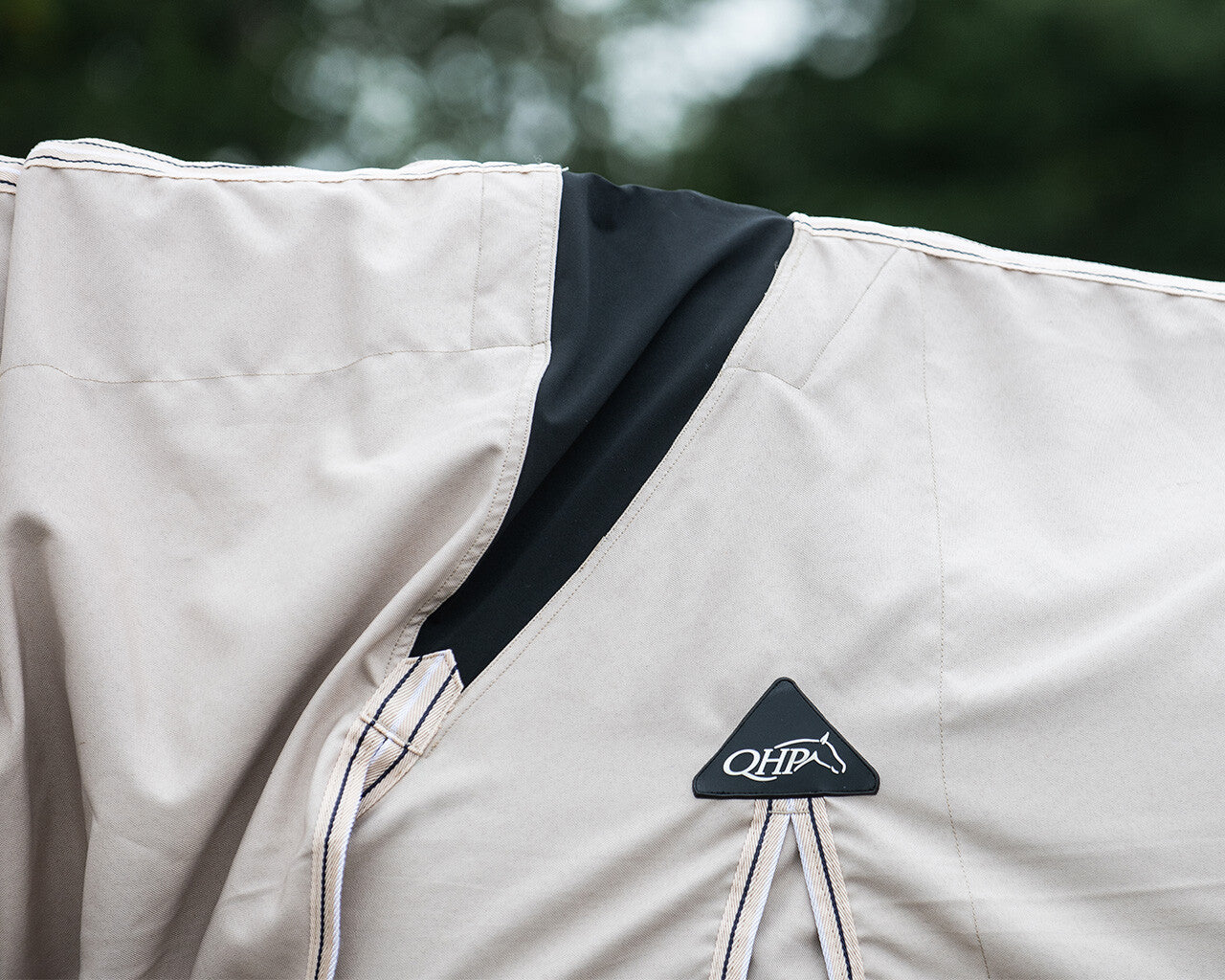 Mantas exteriores Eczema rug hoodie QHP para equitación - vista 36