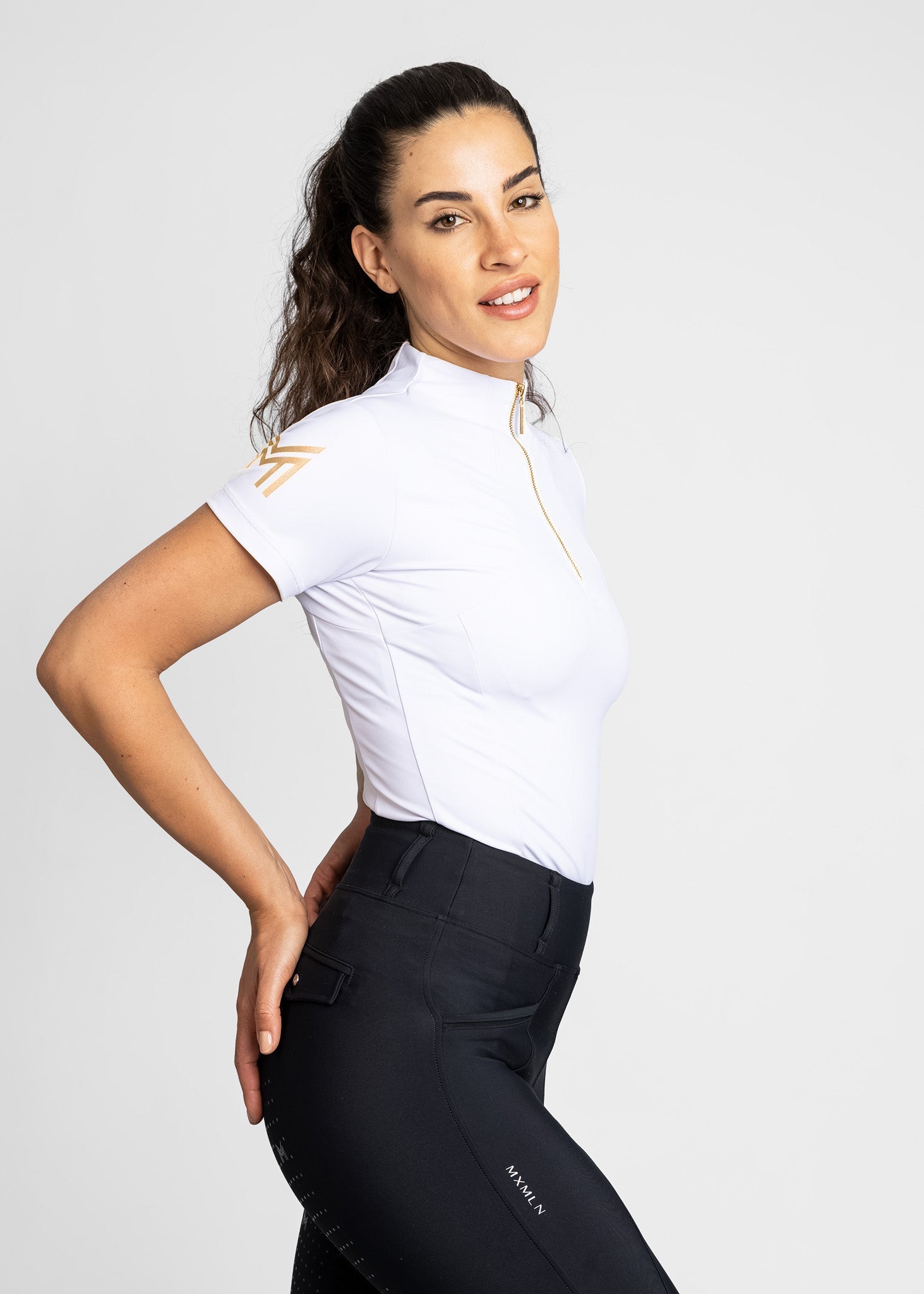 Camiseta técnica Maximilian Equestrian Short Sleeve ropa técnica (White/Gold) detalle 5