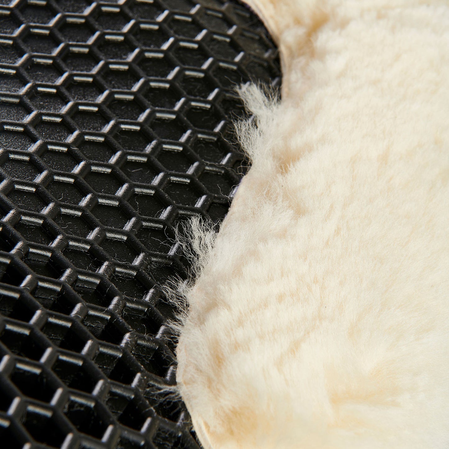 Compensador MF-S WFS con gamuza de oveja posterior, gel hexagonal, alza delantera Acavallo - Negro