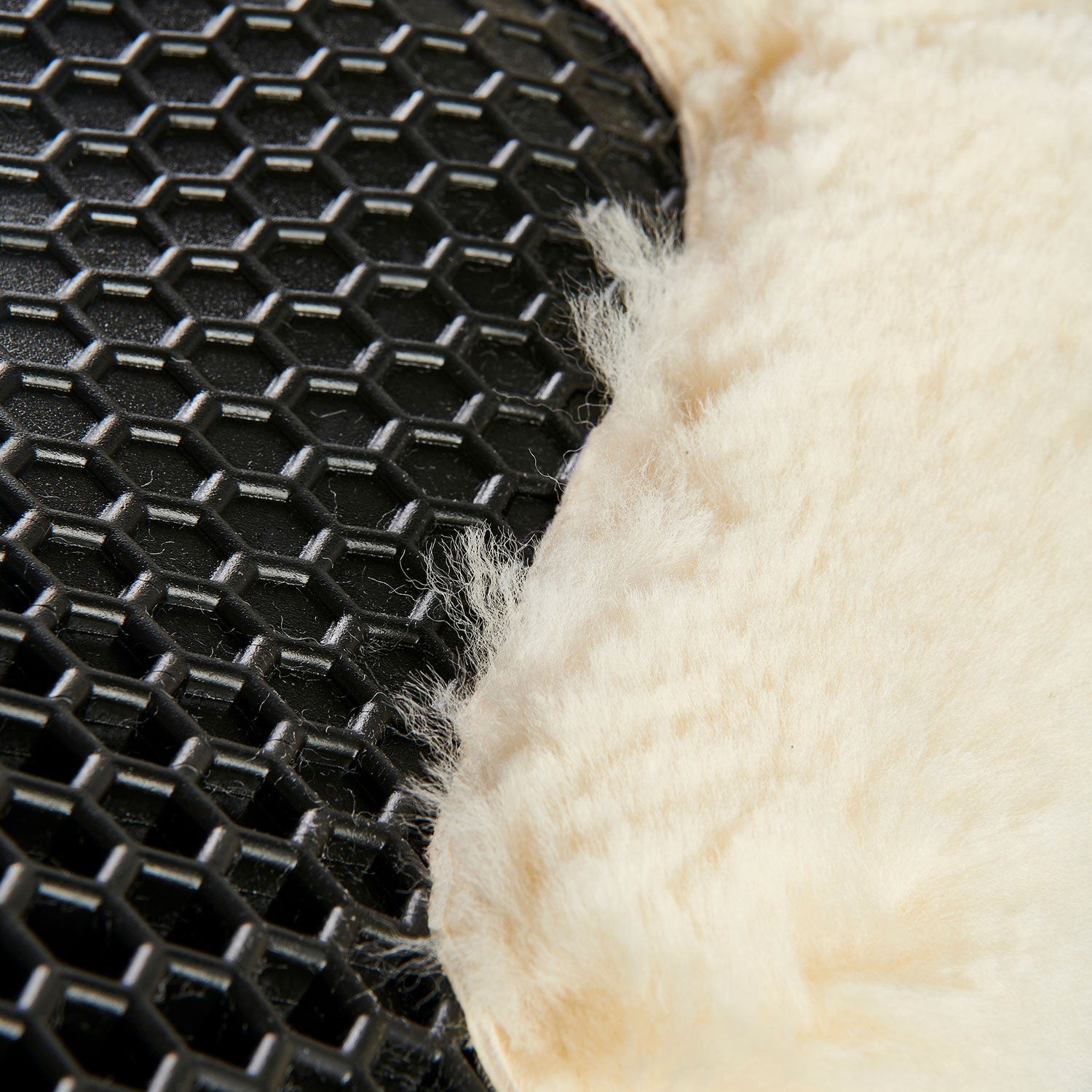 Compensador MF-S WFS con gamuza de oveja posterior, gel hexagonal, alza delantera Acavallo - Negro