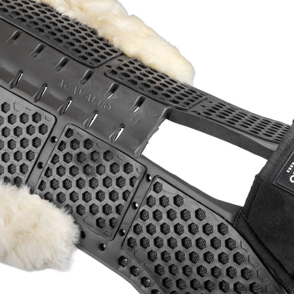 Compensador Pluma EVA withers free Aero Balance gel pad cut out flat con borreguillo Acavallo - Negro