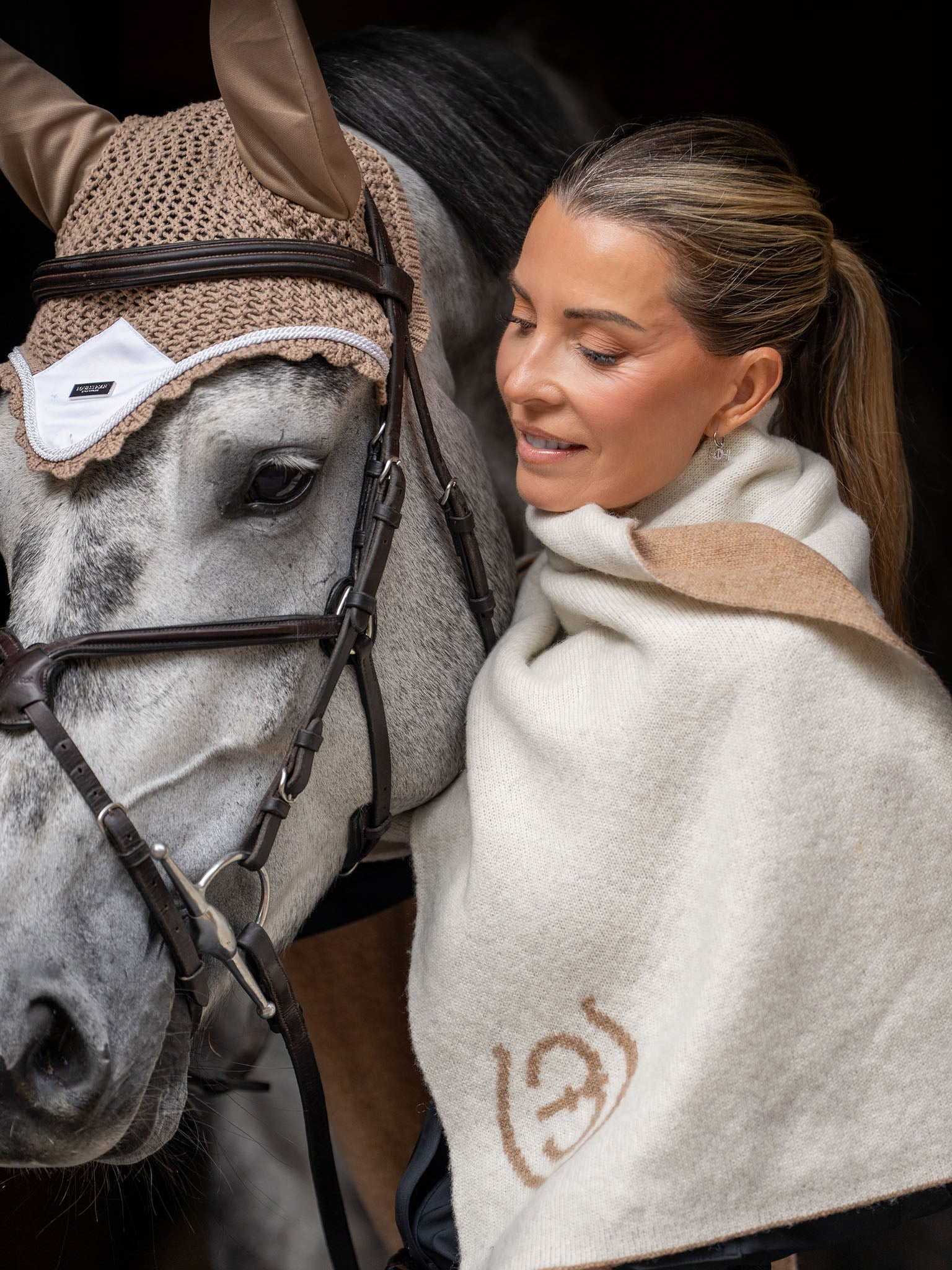 Ear Bonnet Equestrian Stockholm Ear Bonnet Sand detalle 6