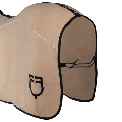 Manta de polar con cierre frontal con solapa Equestro - Beige