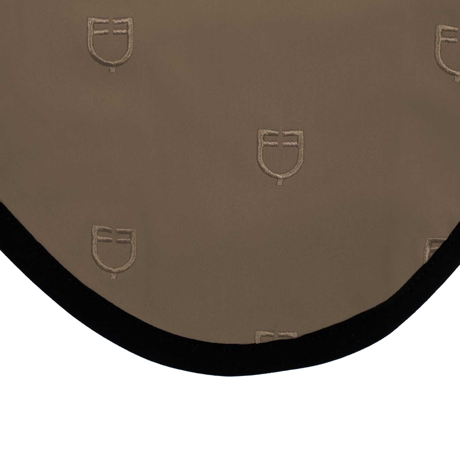 Gorro Multilogo de tejido técnico Black Line Edition Equestro - Walnut
