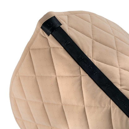 Almohadilla de montar con monograma de doma Equestro - Oxford Tan (15-1306)/Black