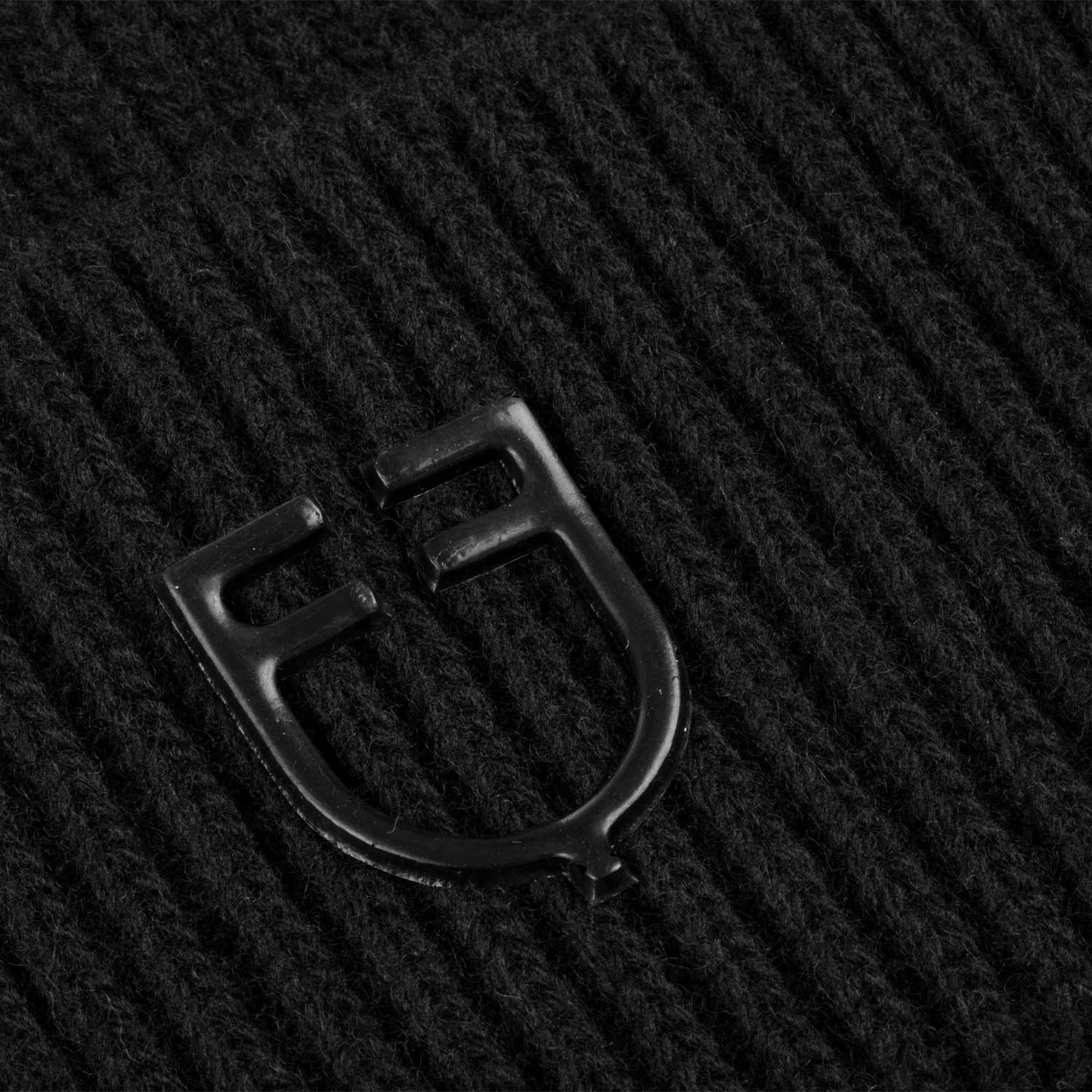 Gorro unisex de lana con diseño de punto Equestro - Negro