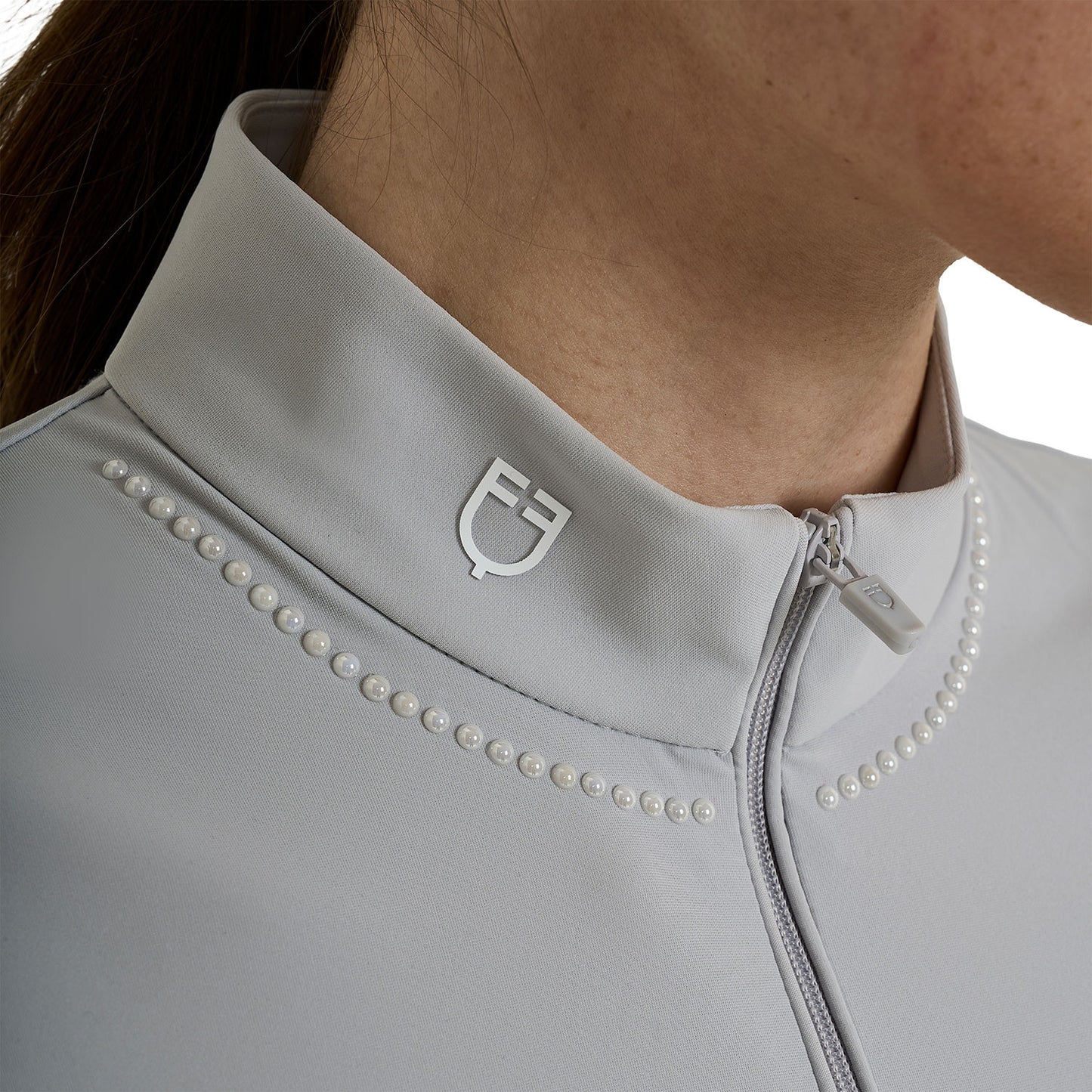 Polo de entrenamiento para mujer slim fit con cremallera y perlas en el cuello Equestro - Harbor Mist