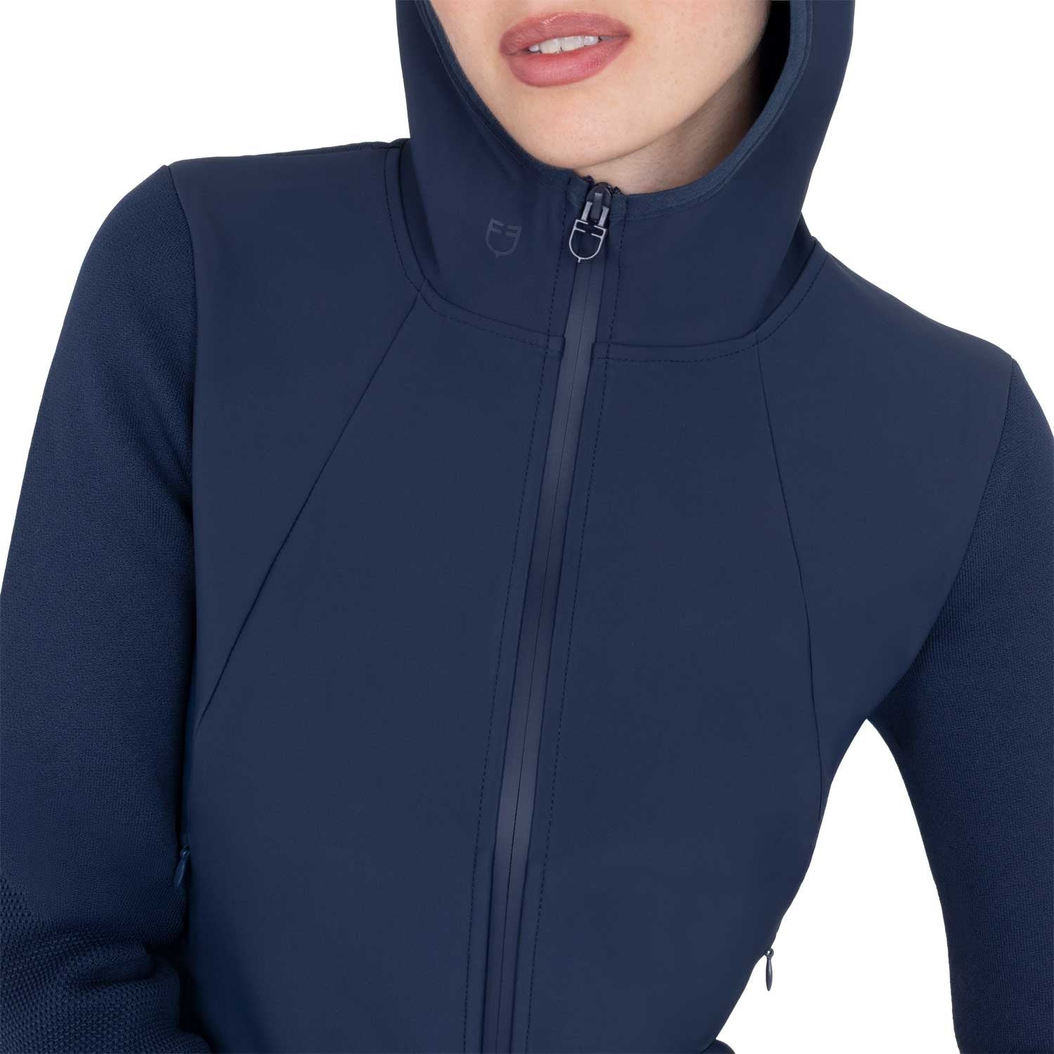 Sudadera técnica de mujer con capucha e insertos de micromalla Equestro - Navy Blazer