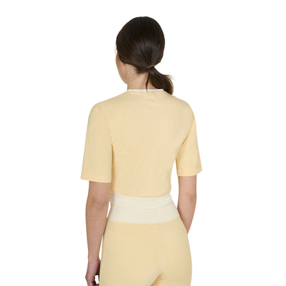 Camiseta crop de mujer en tejido técnico Equestro - Sunlight (13-0822)/Antique White