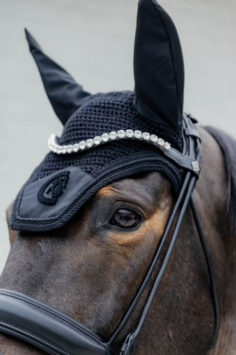 Ear Bonnets Kentucky Fly Veil Wellington 3D Logo detalle 6