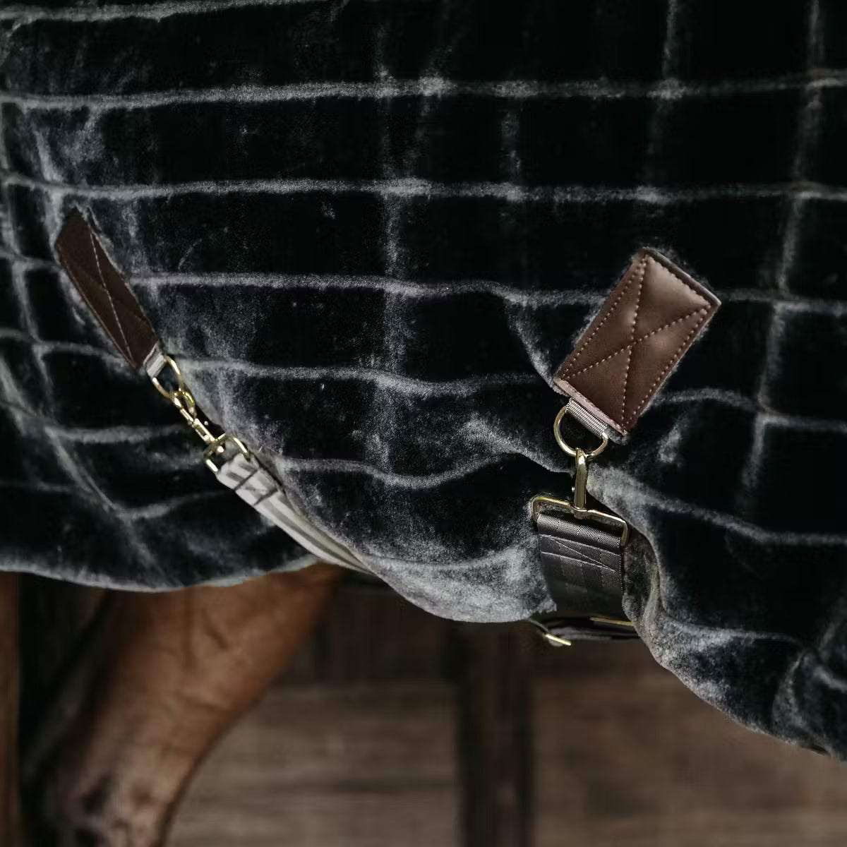 Manta para caballo Kentucky Fake Fur Rug detalle 3