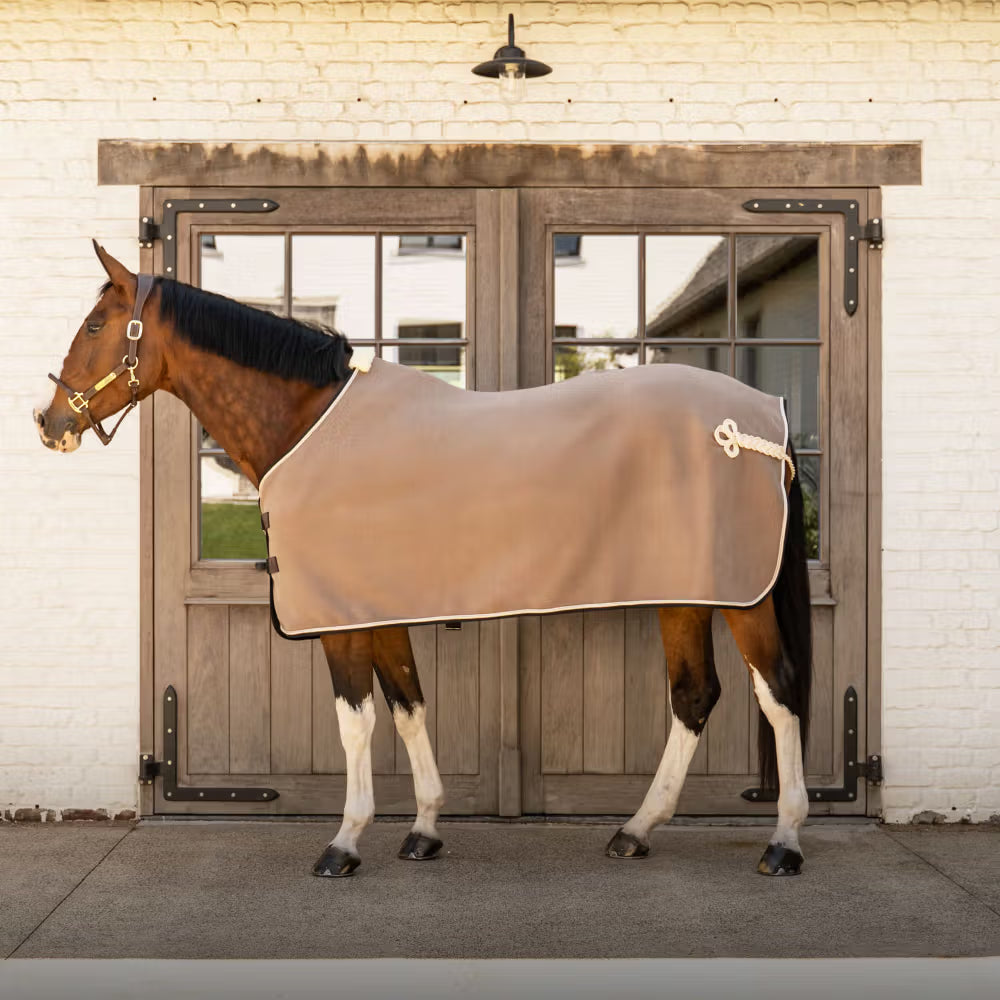 Manta para caballo Kentucky Fleece Rug Show Vegan Wool detalle 4
