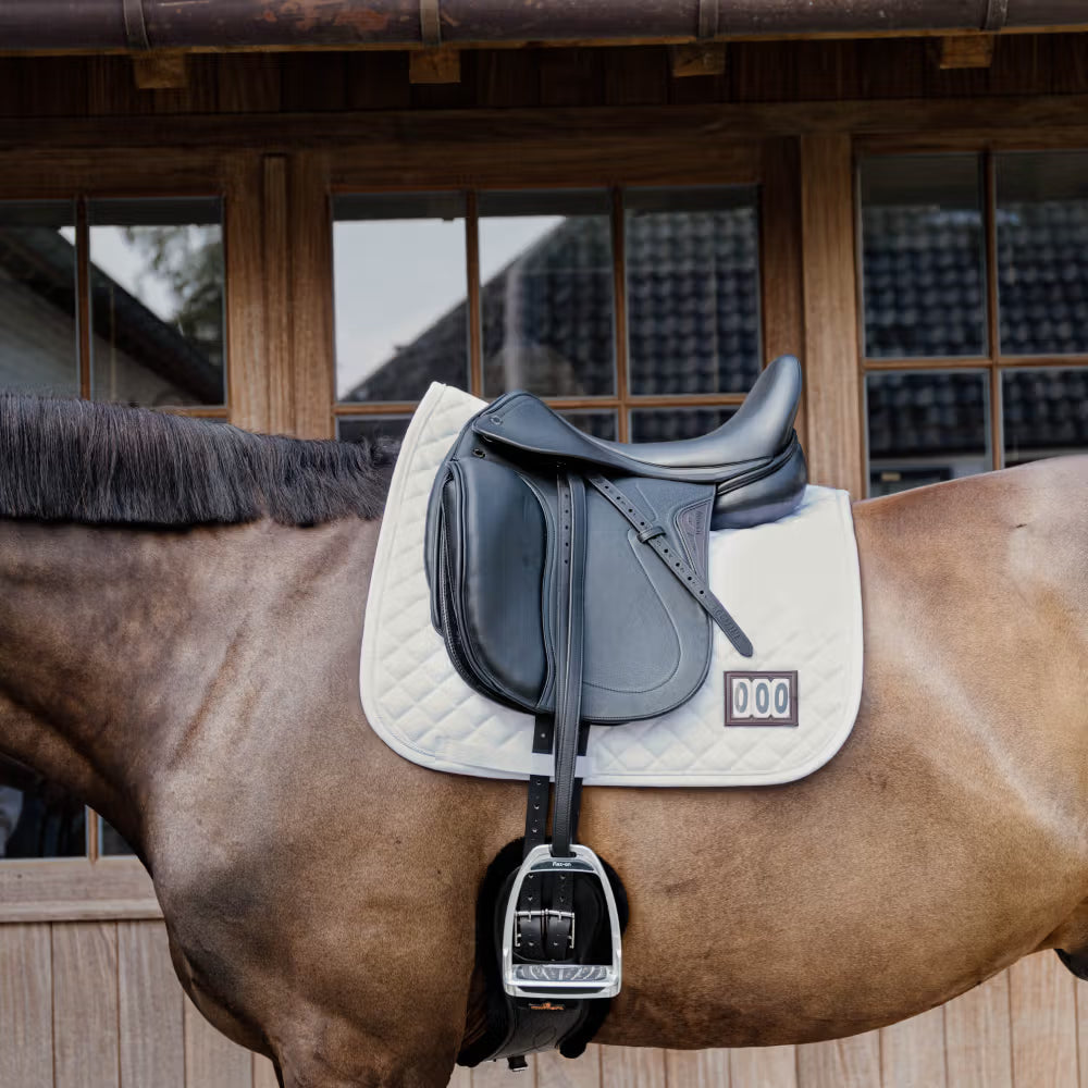 Manta para caballo Kentucky Saddle Pad Diamond Competition 2 Numbers Dressage detalle 2