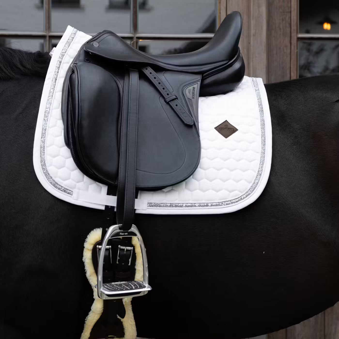 Manta para caballo Kentucky Saddle Pad Glitter Band detalle 7