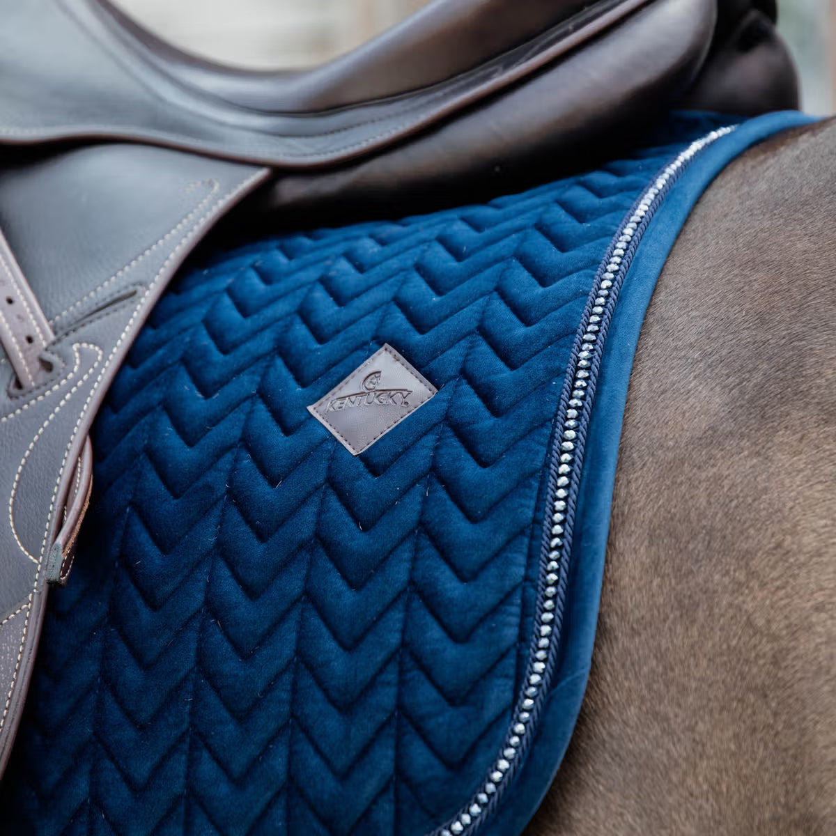 Manta para caballo Kentucky Saddle Pad Velvet Pearls detalle 12