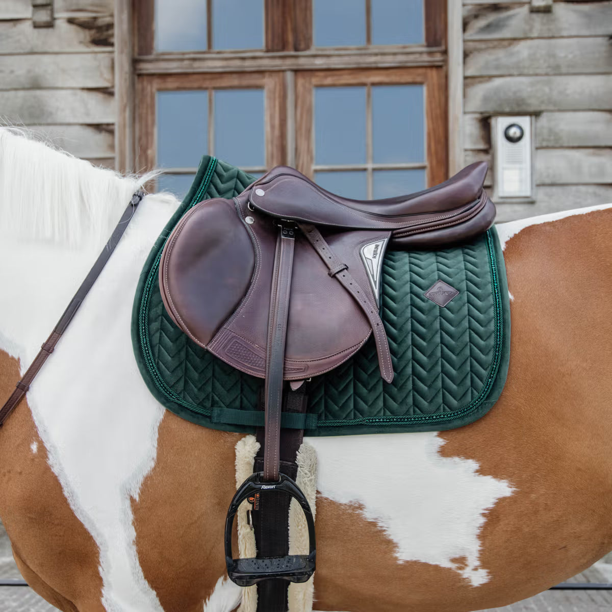 Manta para caballo Kentucky Saddle Pad Velvet Pearls detalle 13