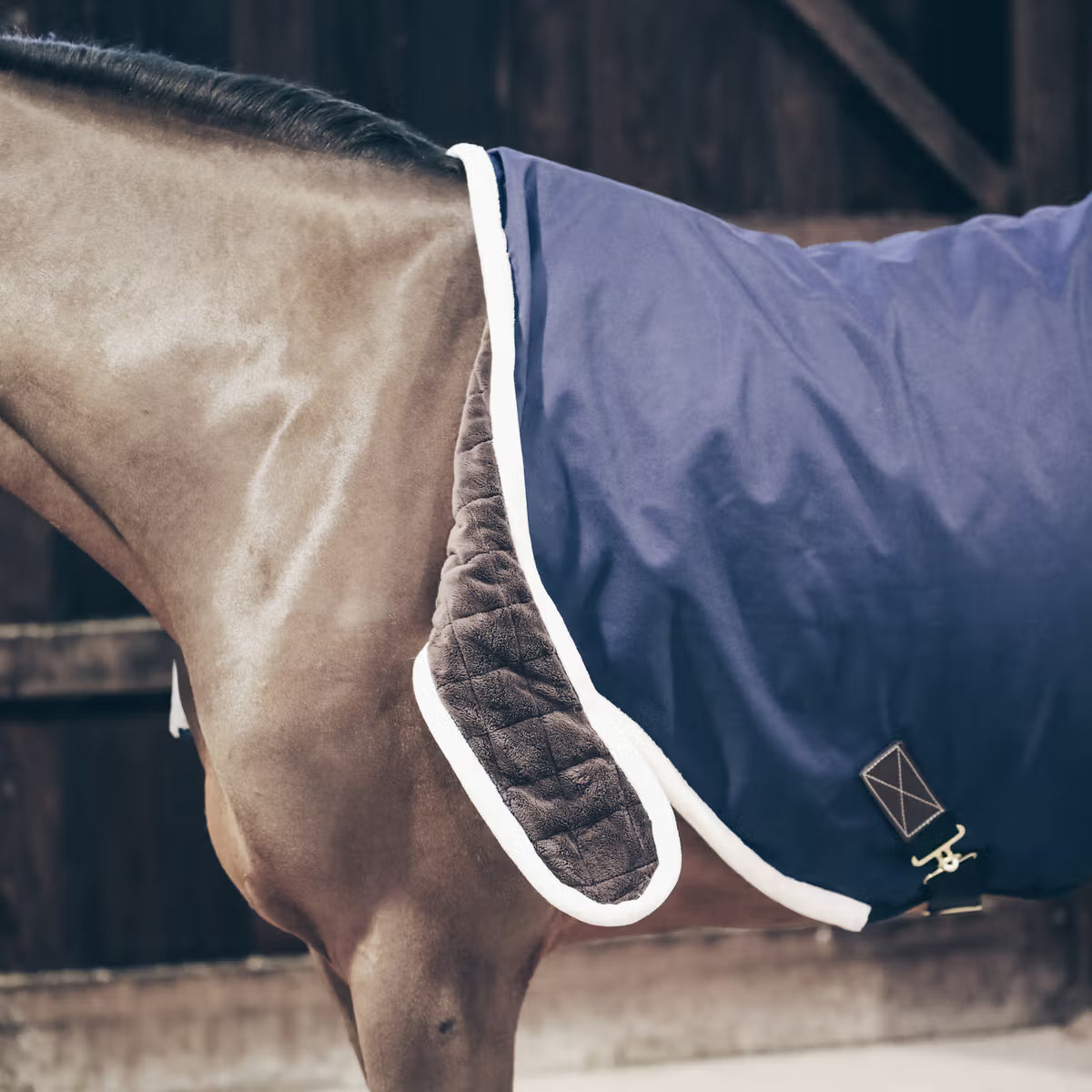 Manta para caballo Kentucky Walker Rug impermeable detalle 3