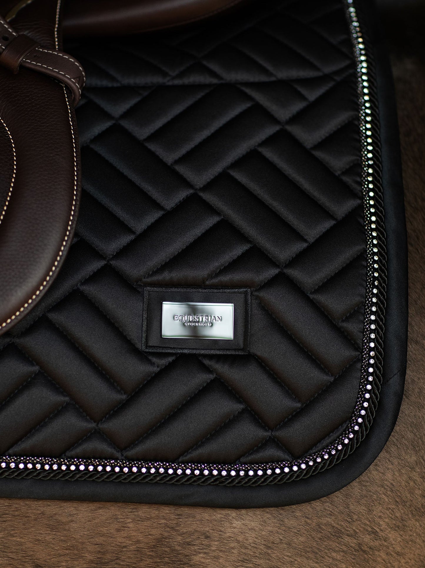 Jump Saddle Pad Vegan Fur Crystal Equestrian Stockholm Jump Saddle Pad Vegan detalle 6