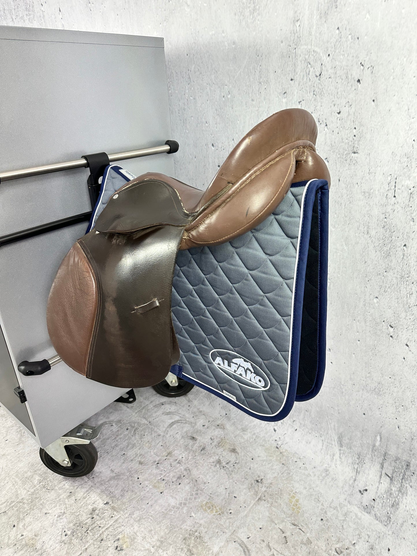 Soporte Externo para Barra de Silla de Montar Alfako