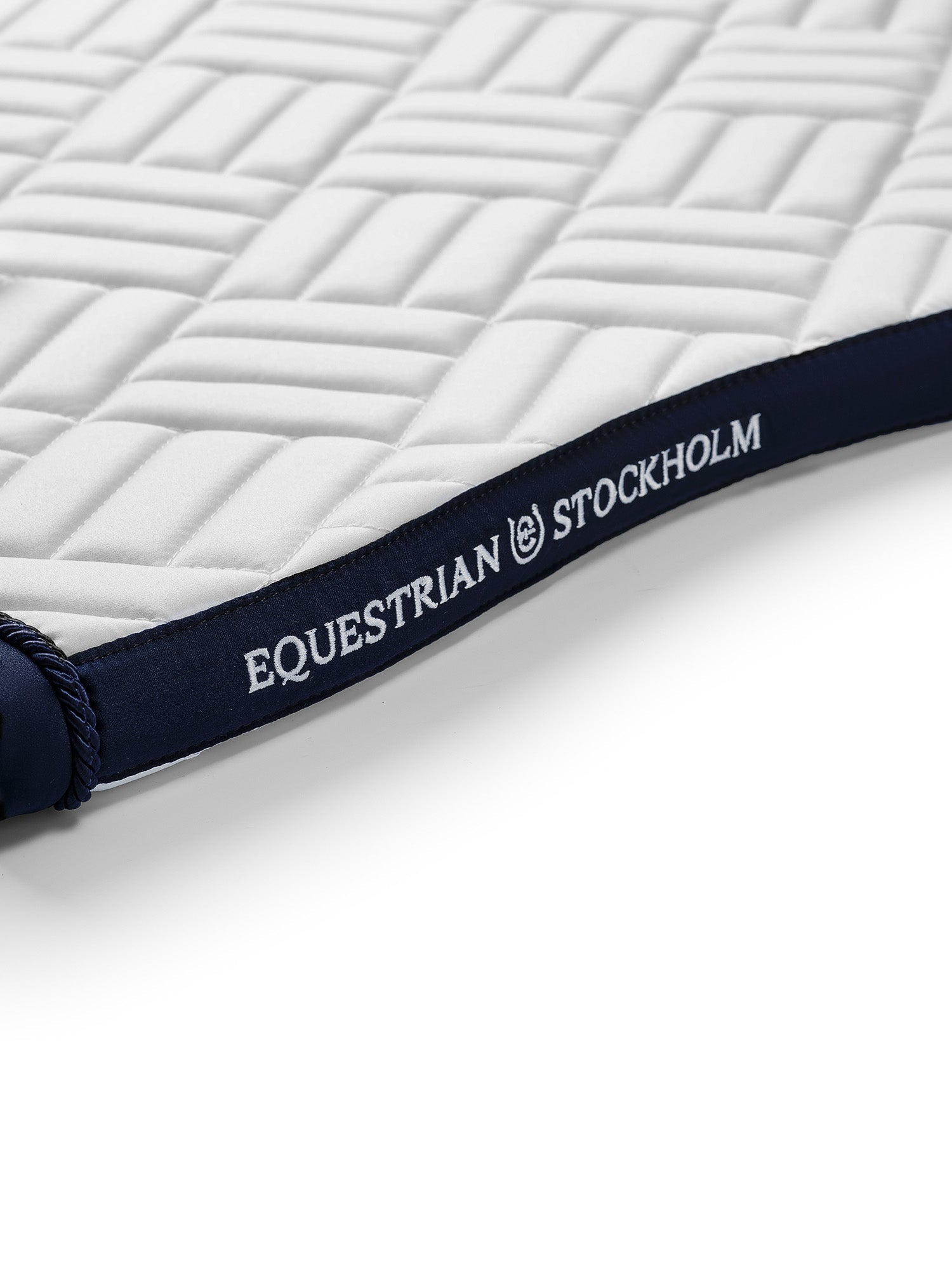 Jump Saddle Pad Modern Equestrian Stockholm Jump Saddle Pad Modern White Navy detalle 4