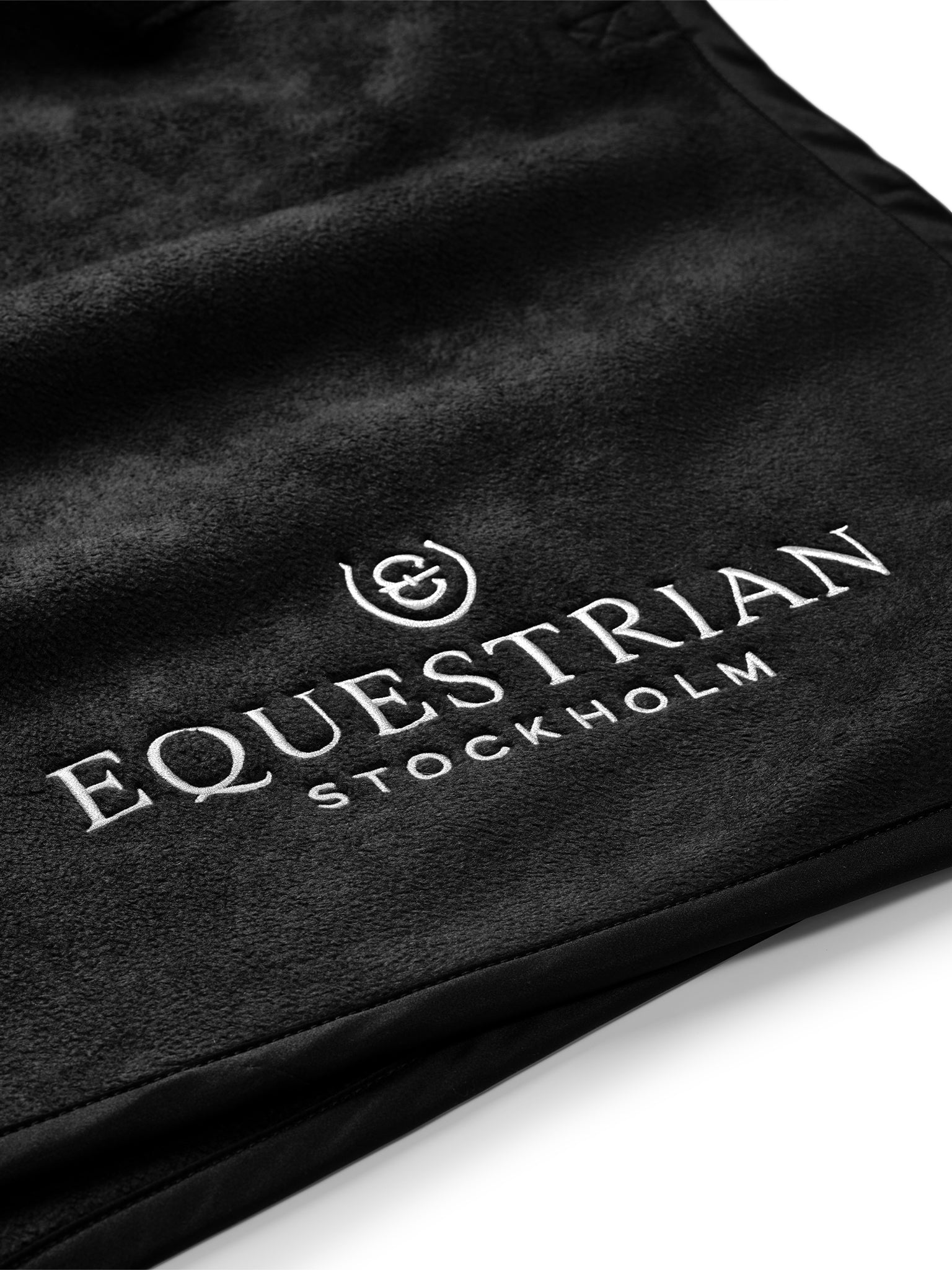 Manta para caballo Equestrian Stockholm Heavy Fleece Quarter Blanket Black detalle 3