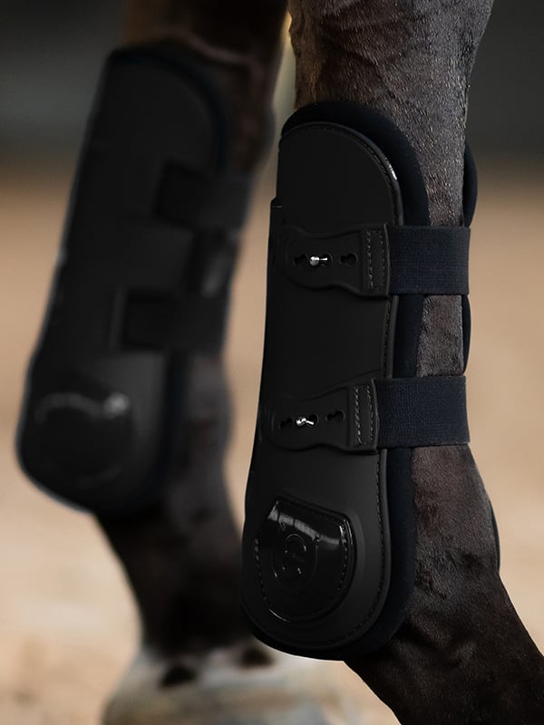 Calzado ecuestre Equestrian Stockholm Anatomic Tendon Boots Black Edition detalle 3