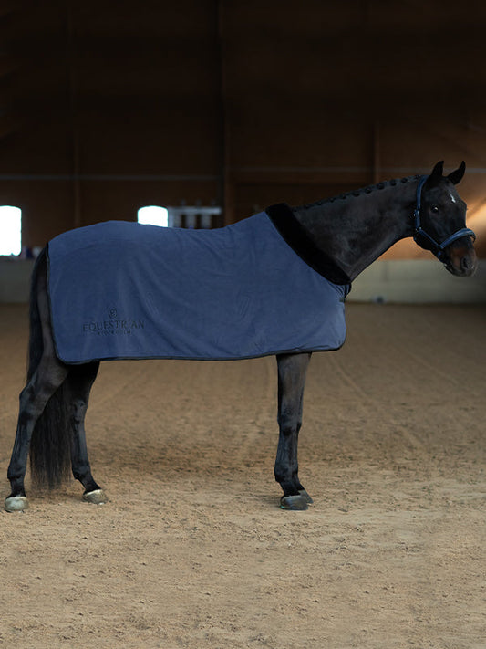 Manta para caballo Equestrian Stockholm Fleece manta Fur Dark Venice para equitación